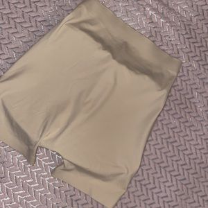 Butt lifting shape wear